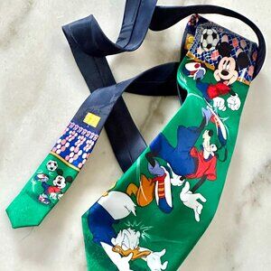 Disney soccer Mickey, Donald and goofy Tie NEW without tag